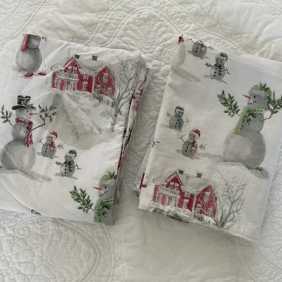 Pottery Barn Snowman Set of 2 Standard Pillowcases FADED but still cute! - Picture 1 of 7